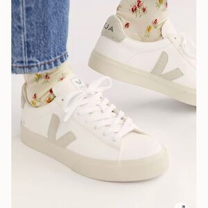 Veja Campo Sneaker Natural Suede US 7/EUR 38